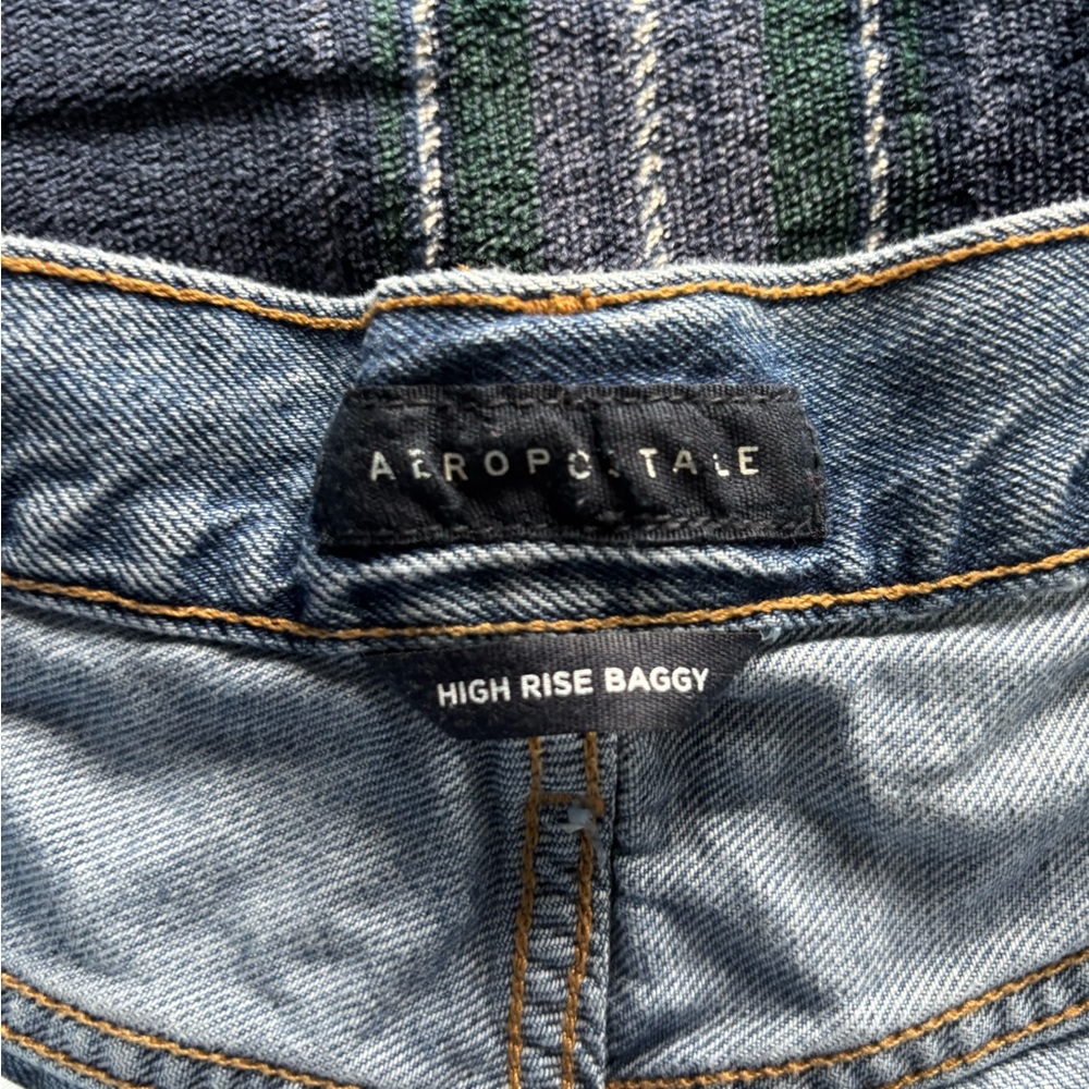 Aeropostale mid wash high rise baggy jeans - Picture 6 of 6